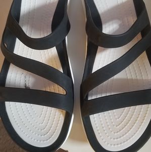 Black and White size 9W Crocs